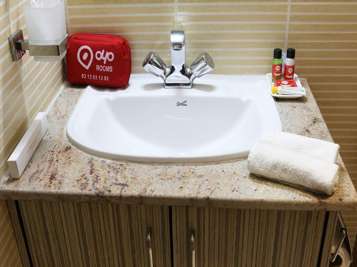 Oyo 662 Hotel Comfotel Kalkutta Kültér fotó